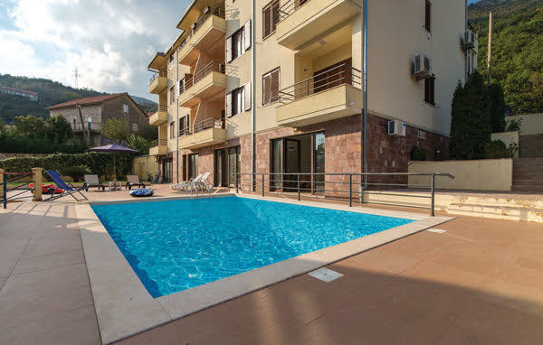 Duplex apartment in Kamenari in building with pool