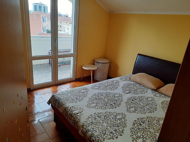 Two-bedroom apartment in Budva near the center
