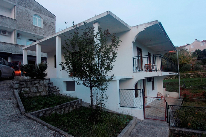 House in Topla