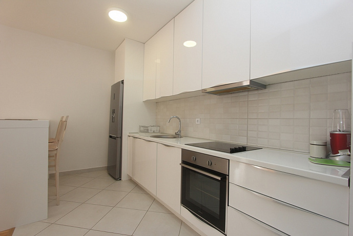 A bright apartment in Becici