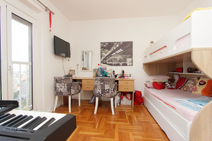 Bright apartment in Budva
