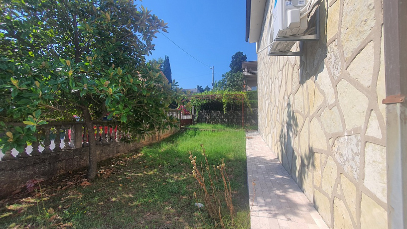 For sale three-storey house on the peninsula Lustica