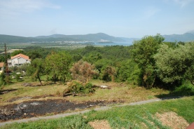 Land in Tivat with sea view