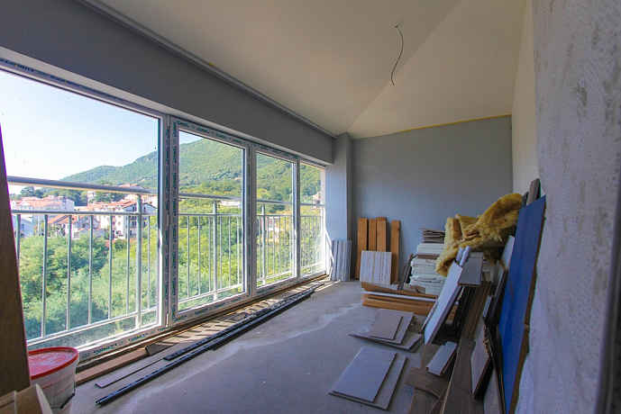 Apartments with three bedrooms and sea views in Herceg Novi, Baosici