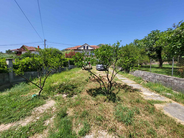 A house with big plot for renovation near Tivat