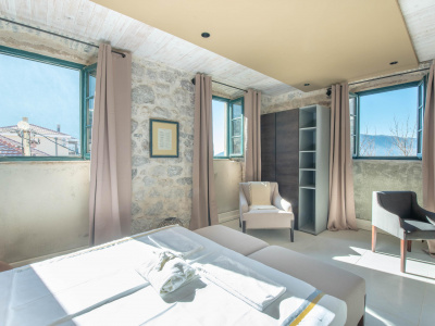 Mini hotel with swimming pool near Kotor